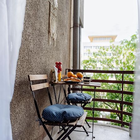 Petite maison sur le boulevard Bucarest Extérieur photo