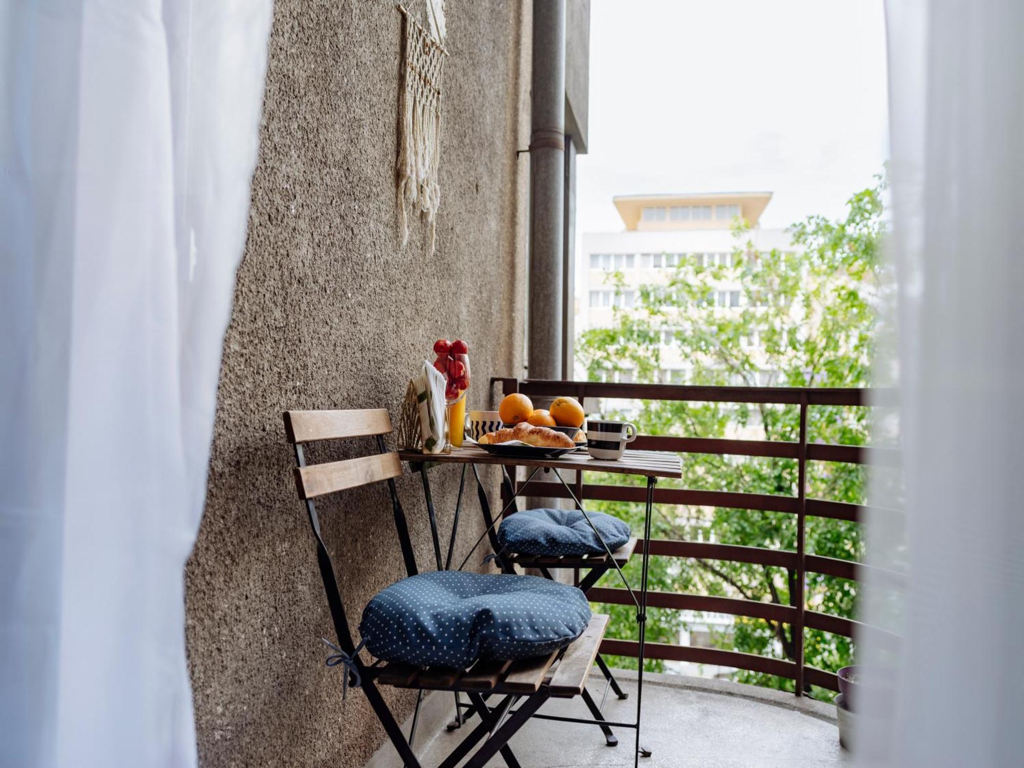 Petite maison sur le boulevard Bucarest Extérieur photo