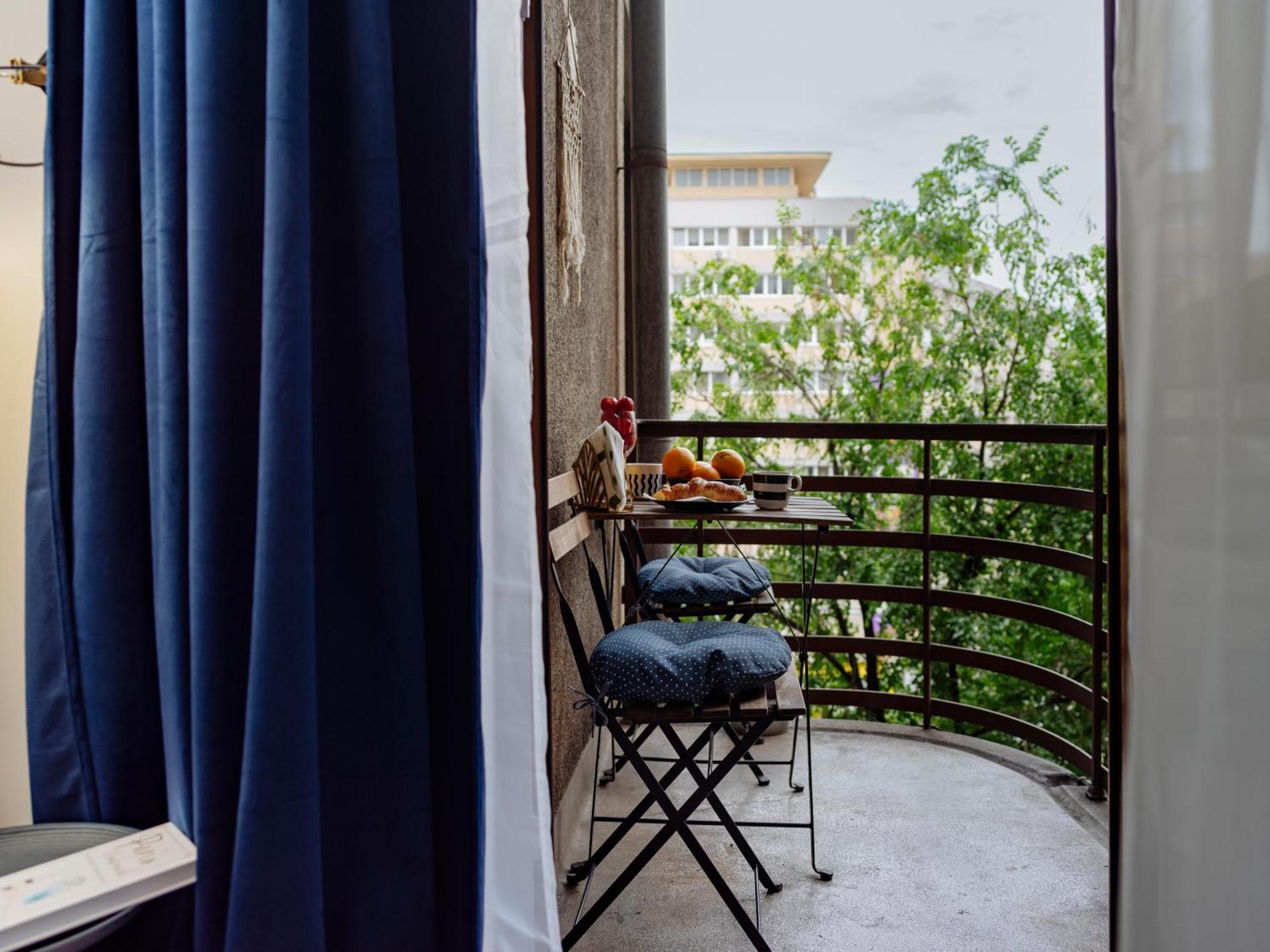 Petite maison sur le boulevard Bucarest Extérieur photo