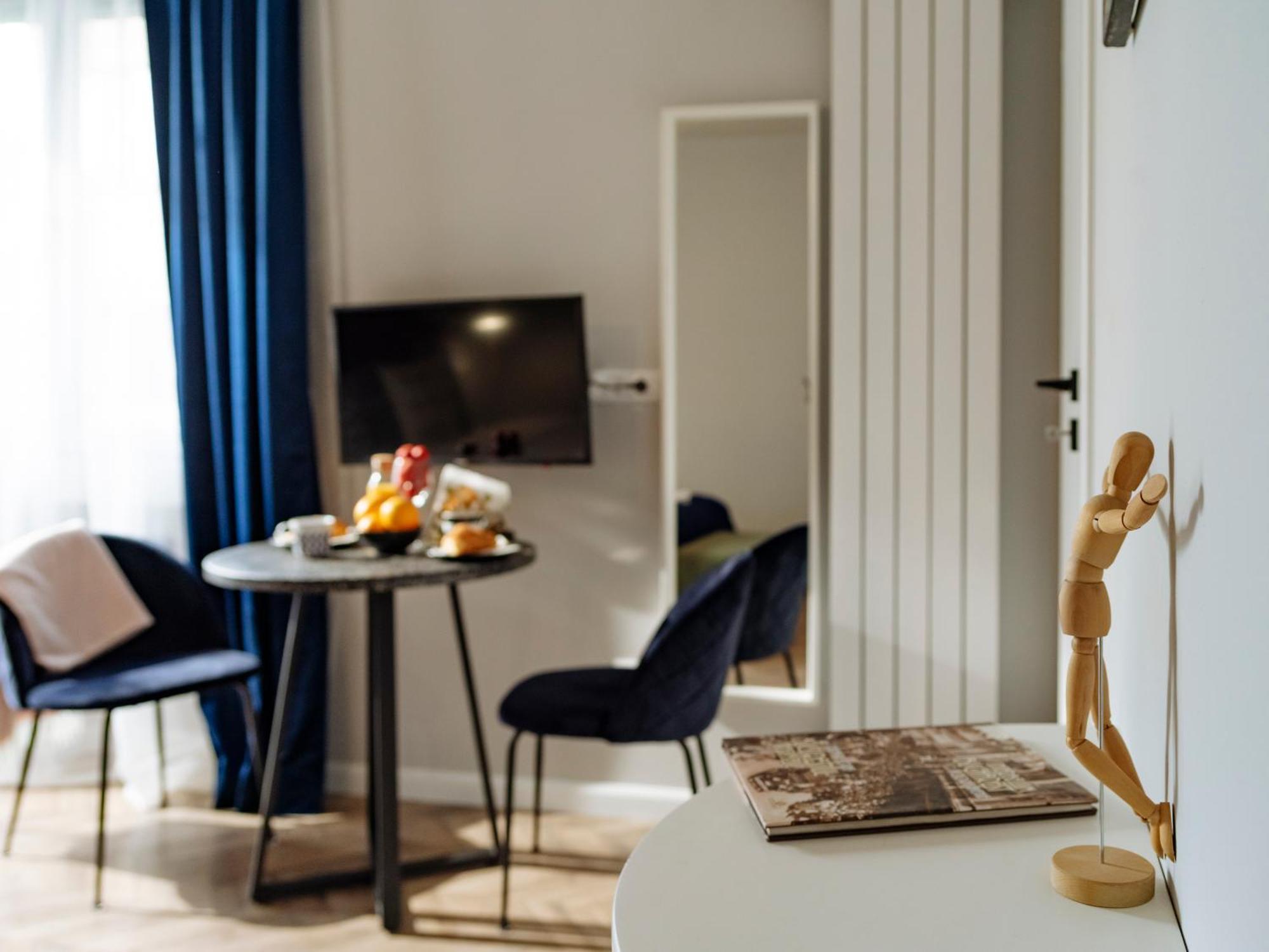 Petite maison sur le boulevard Bucarest Extérieur photo